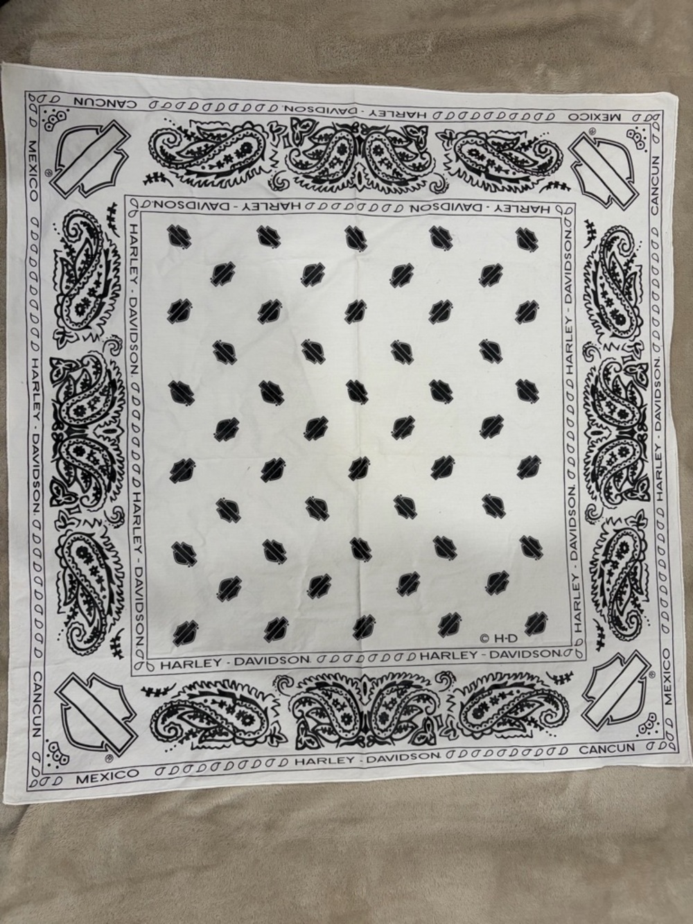 Harley-Davidson Black and White Cancun Paisley Men/Women Bandana/Doo Rag